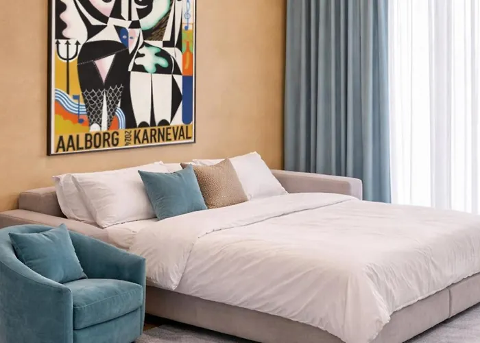 Fourseasons - Carnival Summer Lounge